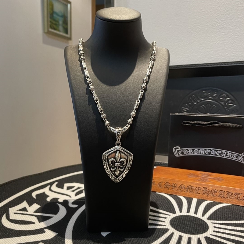 Ch**me He**ts necklaces